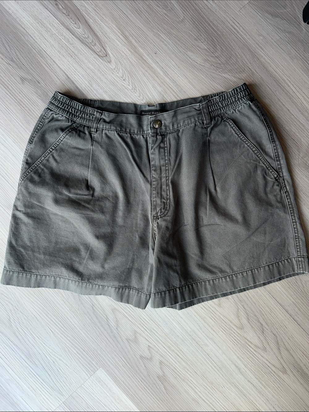 Royal Robbins Relaxed Tailored
Cotton Shorts 36 Olive SPF Golf Casual Utility